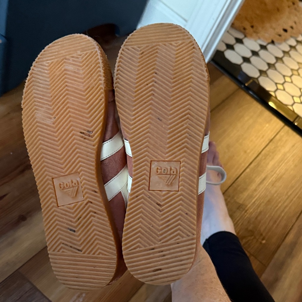 Gola Rose and Cream Casual Sneakers - Picture 4 of 6
